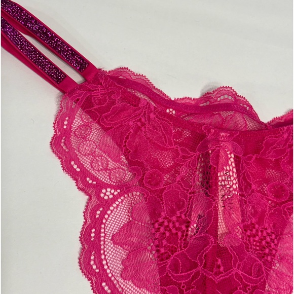 Victoria’s Secret Double Shine Chain Strap Lace Brazilian Panty 🩷 - Picture 6 of 7